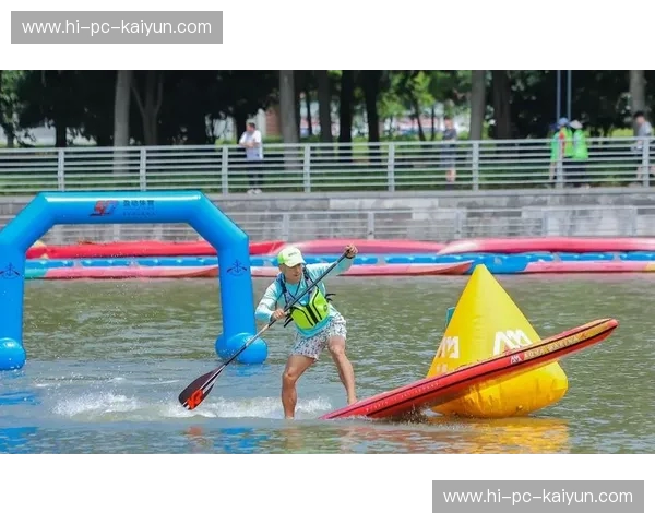 皮划艇战报：碧波争锋，桨下英雄